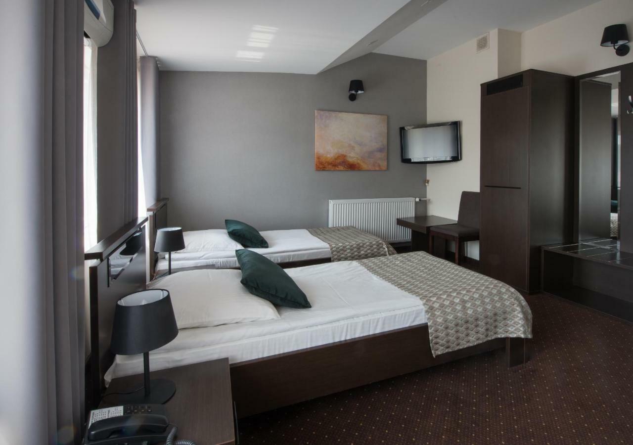 Hotel Capitol Biała Podlaska Extérieur photo